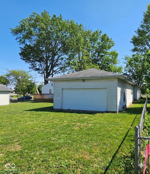 Garage at 1819 S Main Street, New Castle, IN