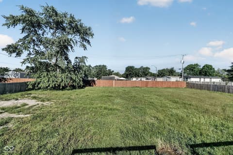Yard at 320 Peach Tree Lane, Indianapolis, IN