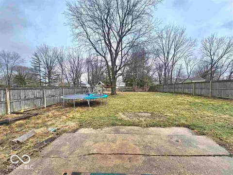 Yard at 2334 Poplar Street, Anderson, IN