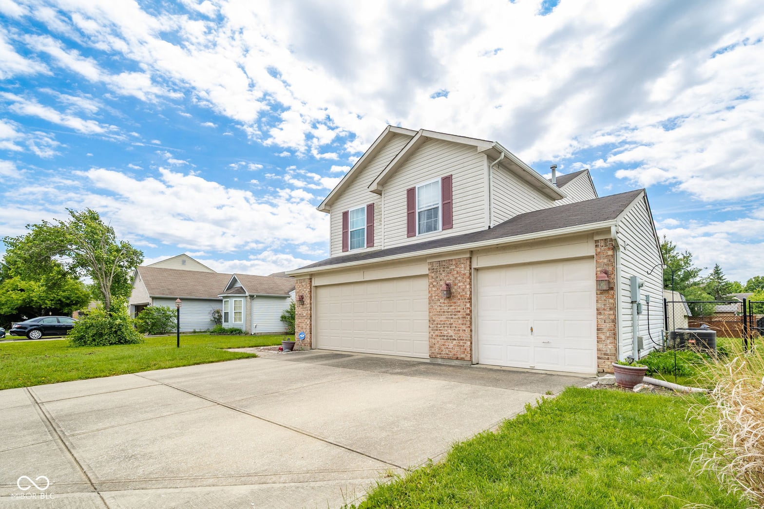 Side exterior at 1831 East Fork Drive, Brownsburg, IN