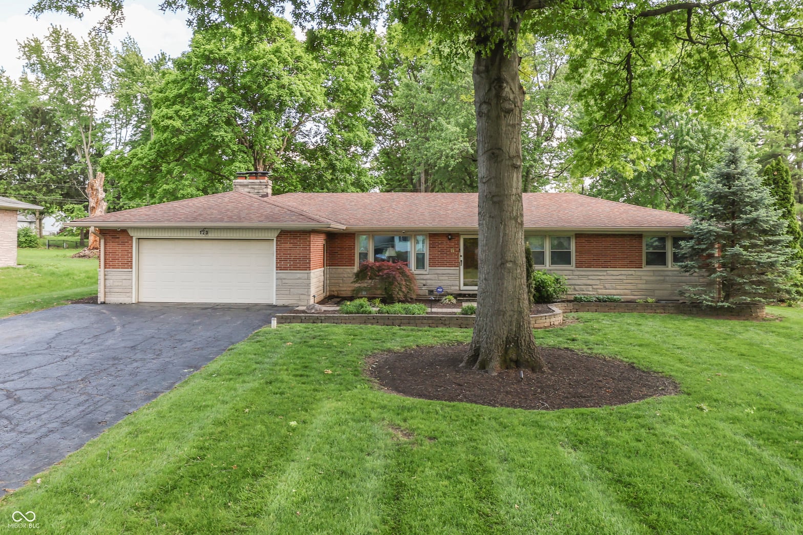 Photo of 123 E Cragmont Drive, Indianapolis, IN