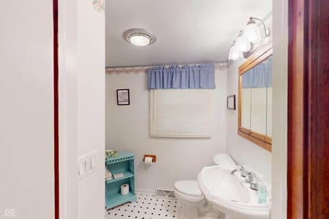 Photo of 123 E Cragmont Drive, Indianapolis, IN