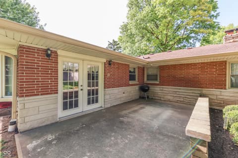 Photo of 123 E Cragmont Drive, Indianapolis, IN