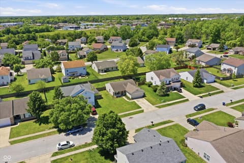 Photo of 952 Pine Ridge Way, Brownsburg, IN