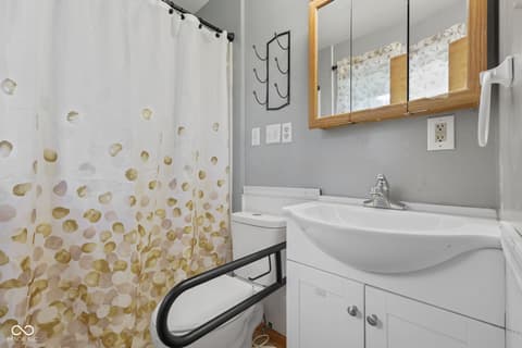 Bathroom at 811 Edgewood Drive, Mooresville, IN