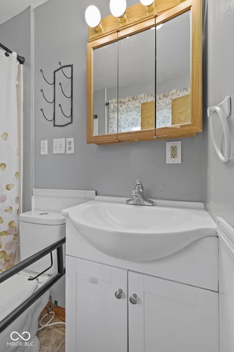 Bathroom at 811 Edgewood Drive, Mooresville, IN