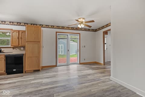 Dining room at 811 Edgewood Drive, Mooresville, IN