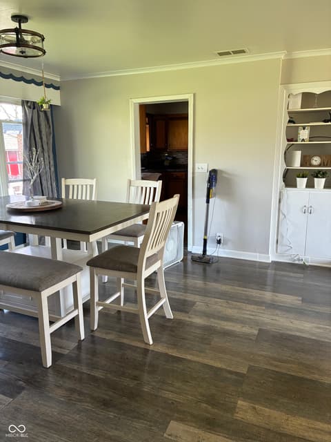 Dining room at 2071 S 600 W, New Palestine, IN