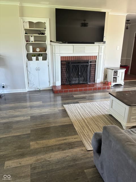 Living room at 2071 S 600 W, New Palestine, IN