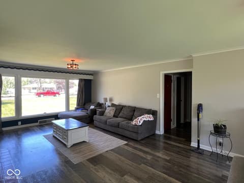 Living room at 2071 S 600 W, New Palestine, IN