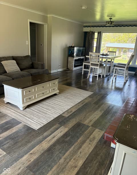 Living room at 2071 S 600 W, New Palestine, IN