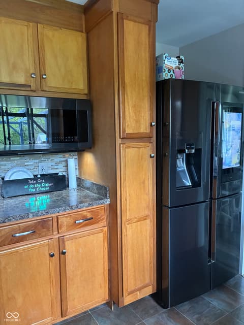 Kitchen at 2071 S 600 W, New Palestine, IN