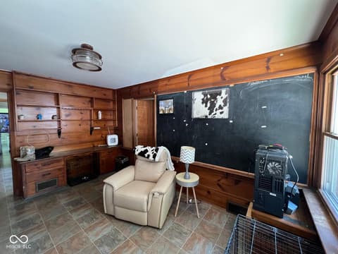 Sitting Room — 2071 S 600 W, New Palestine, IN