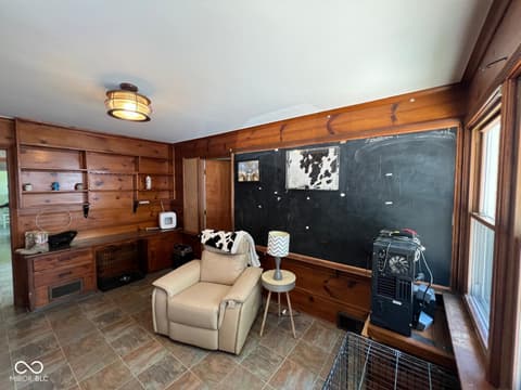 Sitting Room — 2071 S 600 W, New Palestine, IN