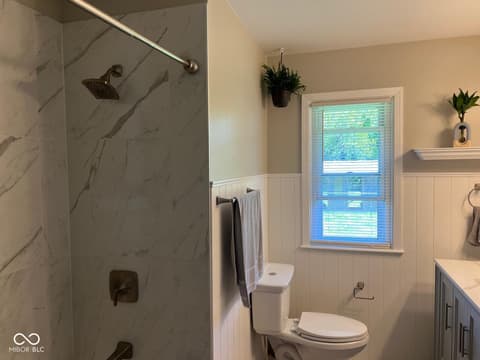 Bathroom at 2071 S 600 W, New Palestine, IN