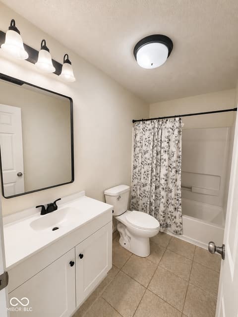 Photo of 5425 Powder River Court, Indianapolis, IN