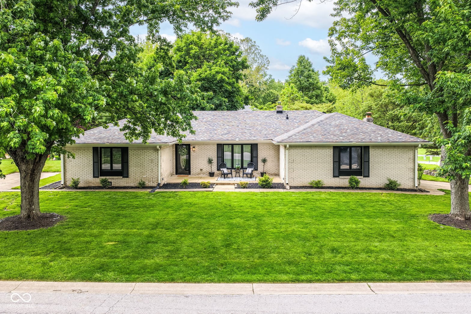 Front exterior at 1202 Willow Way, Noblesville, IN