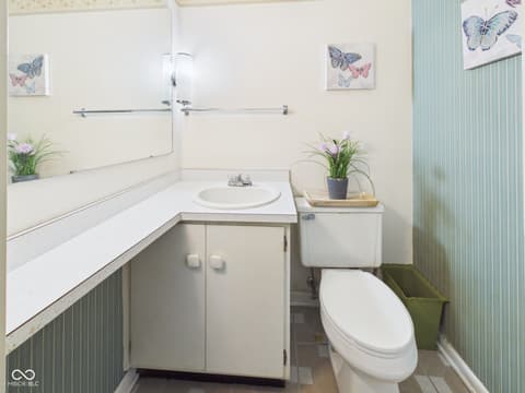 Primary bathroom at 1509 Forrest Street, Anderson, IN