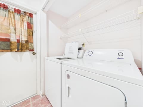 Laundry room at 4401 Marlborough Drive, Anderson, IN