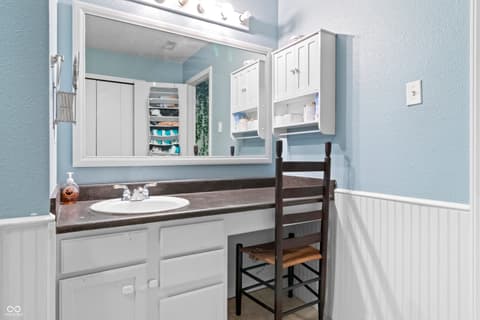 Primary bathroom at 19185 Calico Aster Drive, Noblesville, IN