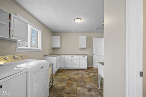 Photo of 540 Golf Lane, Indianapolis, IN