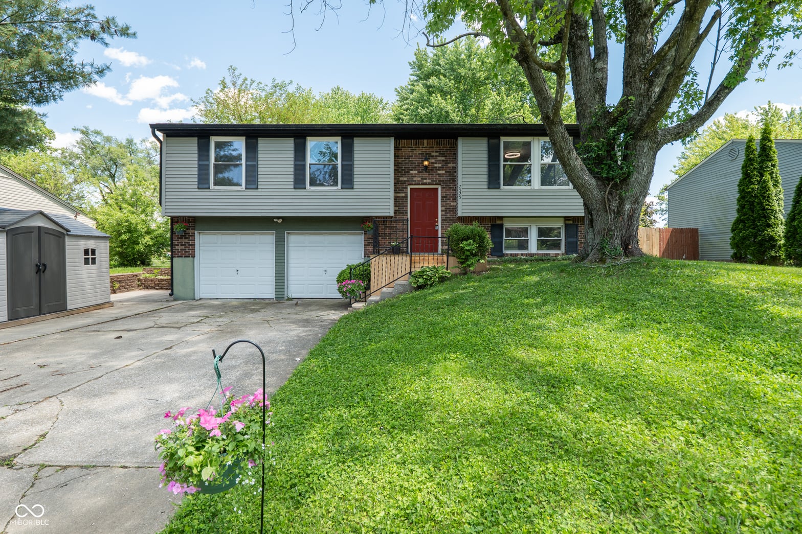 Front exterior at 7525 Turnberry Court, Indianapolis, IN