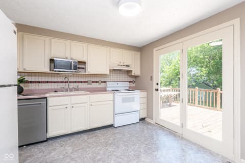 Kitchen at 7525 Turnberry Court, Indianapolis, IN