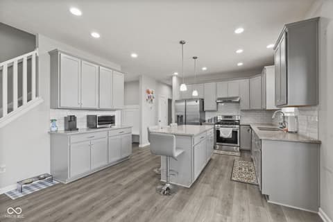 Photo of 9133 Thames Drive, Avon, IN