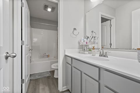 Photo of 9133 Thames Drive, Avon, IN