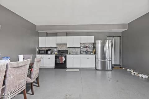 Photo of 9133 Thames Drive, Avon, IN