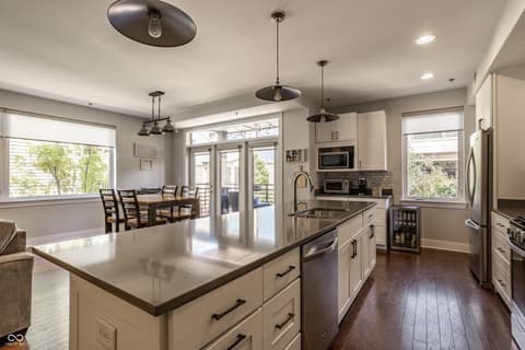 Photo of 622 E 10th Street, Indianapolis, IN