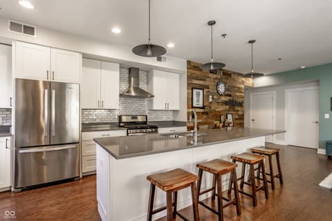 Photo of 622 E 10th Street, Indianapolis, IN