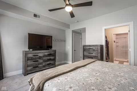 Photo of 622 E 10th Street, Indianapolis, IN