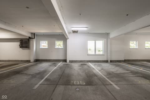Photo of 622 E 10th Street, Indianapolis, IN