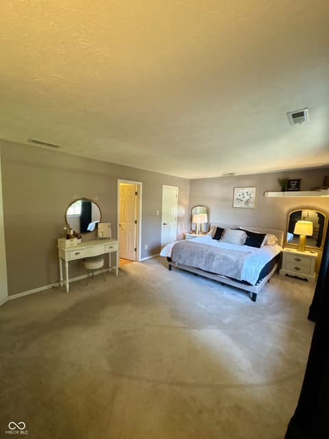 Photo of 1059 Lake Drive E, Brownsburg, IN