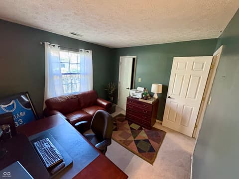 Photo of 1059 Lake Drive E, Brownsburg, IN