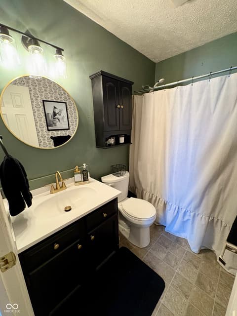 Photo of 1059 Lake Drive E, Brownsburg, IN