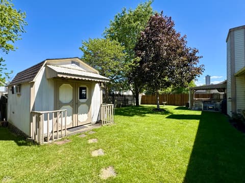 Photo of 1059 Lake Drive E, Brownsburg, IN