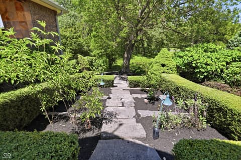 Photo of 13500 Six Points Road, Carmel, IN