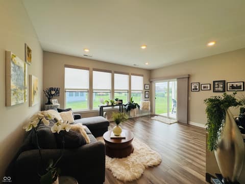 Living room at 11730 Harvester Circle S, Noblesville, IN