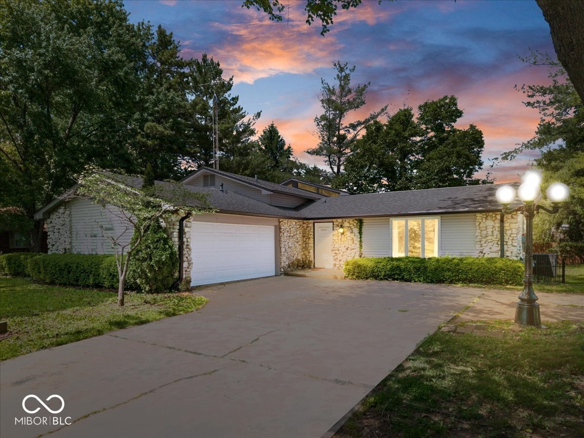 Photo of 1010 Porto Bello Street, Pendleton, IN