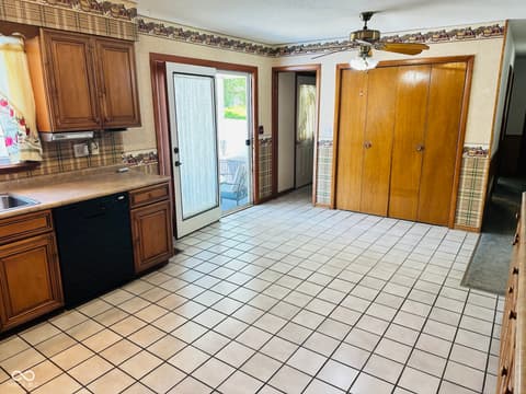Photo of 4304 Newport Drive, Spencer, IN