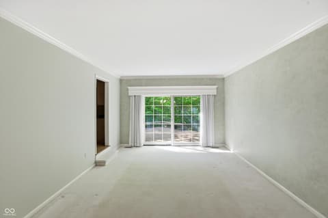 Photo of 625 Eagle Creek Circle, Zionsville, IN