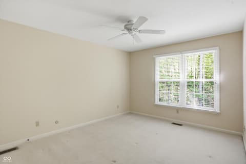Photo of 625 Eagle Creek Circle, Zionsville, IN