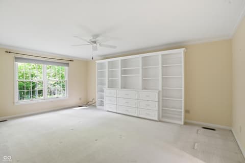 Photo of 625 Eagle Creek Circle, Zionsville, IN