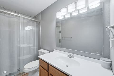 Bathroom at 906 Moonlight Court, Mooresville, IN