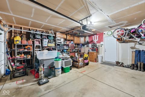 Garage at 906 Moonlight Court, Mooresville, IN