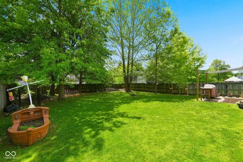 Yard at 906 Moonlight Court, Mooresville, IN