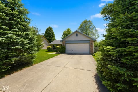 Front exterior at 906 Moonlight Court, Mooresville, IN