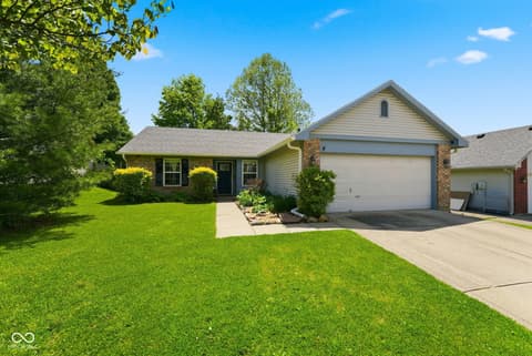 Front exterior at 906 Moonlight Court, Mooresville, IN
